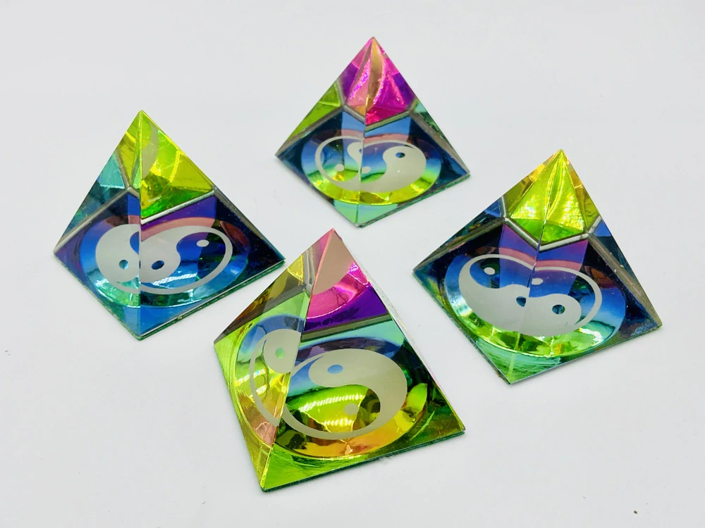 Pyramida YING YANG