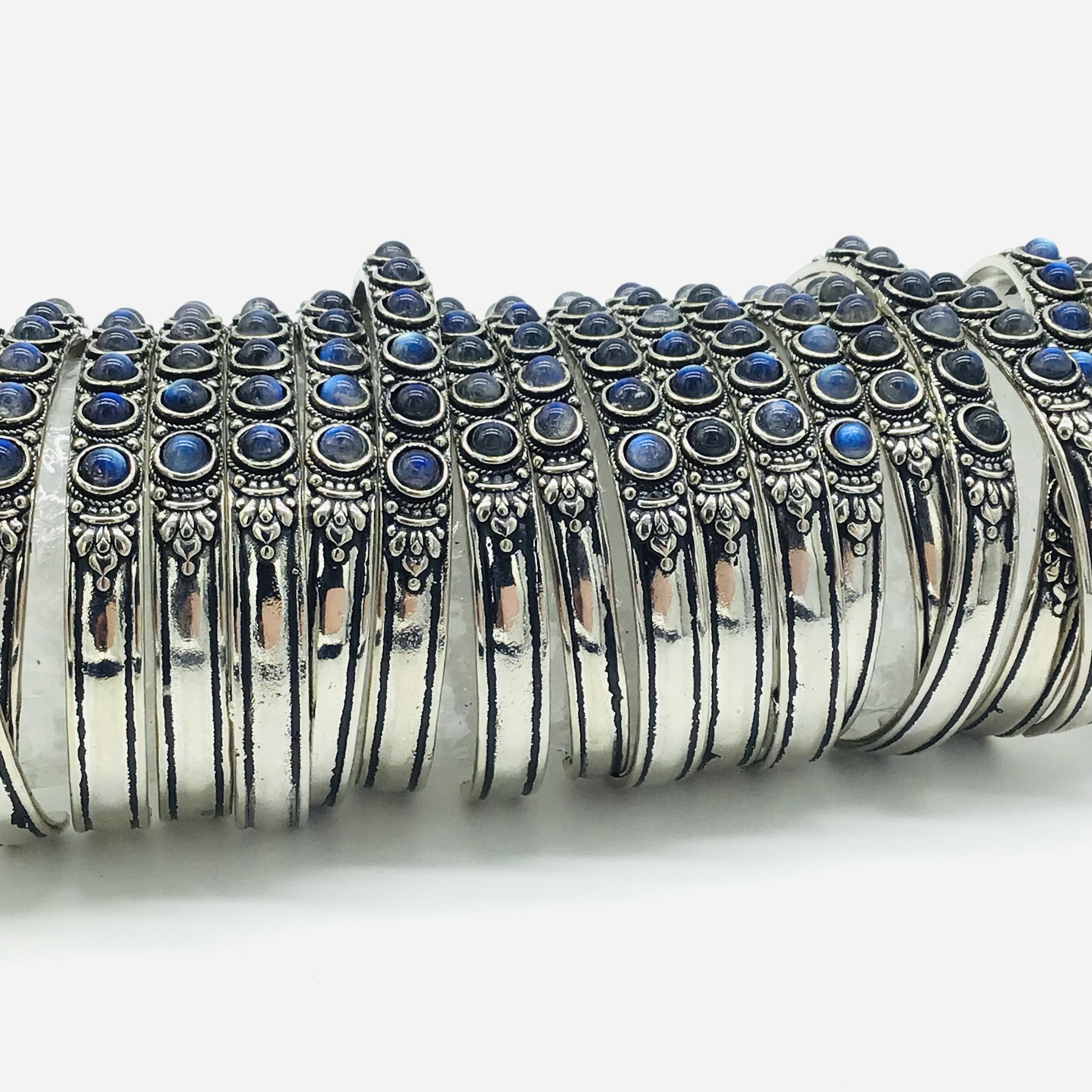 Náramek s polodrahokamy