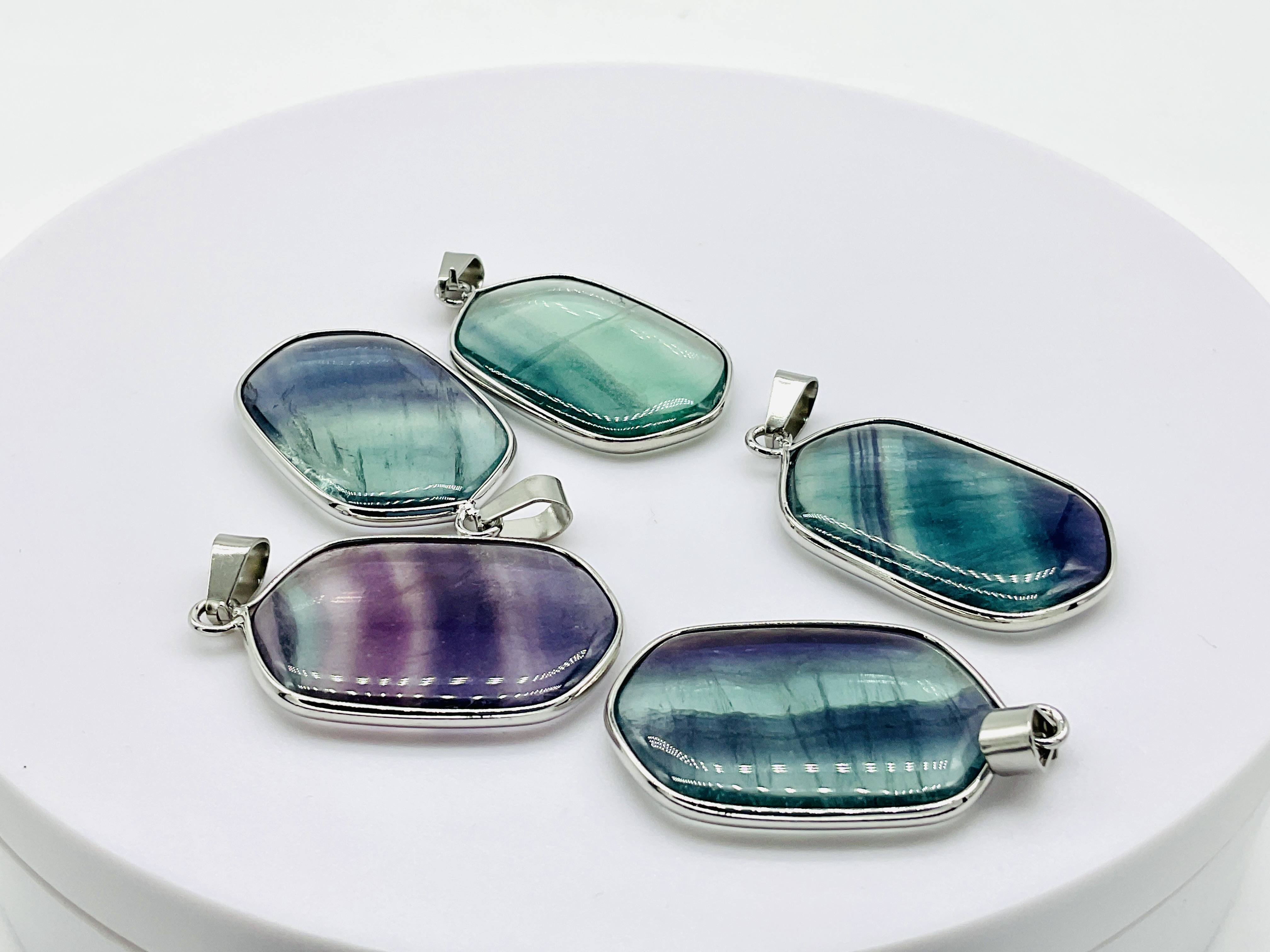 Fluorit duhový přívěsek