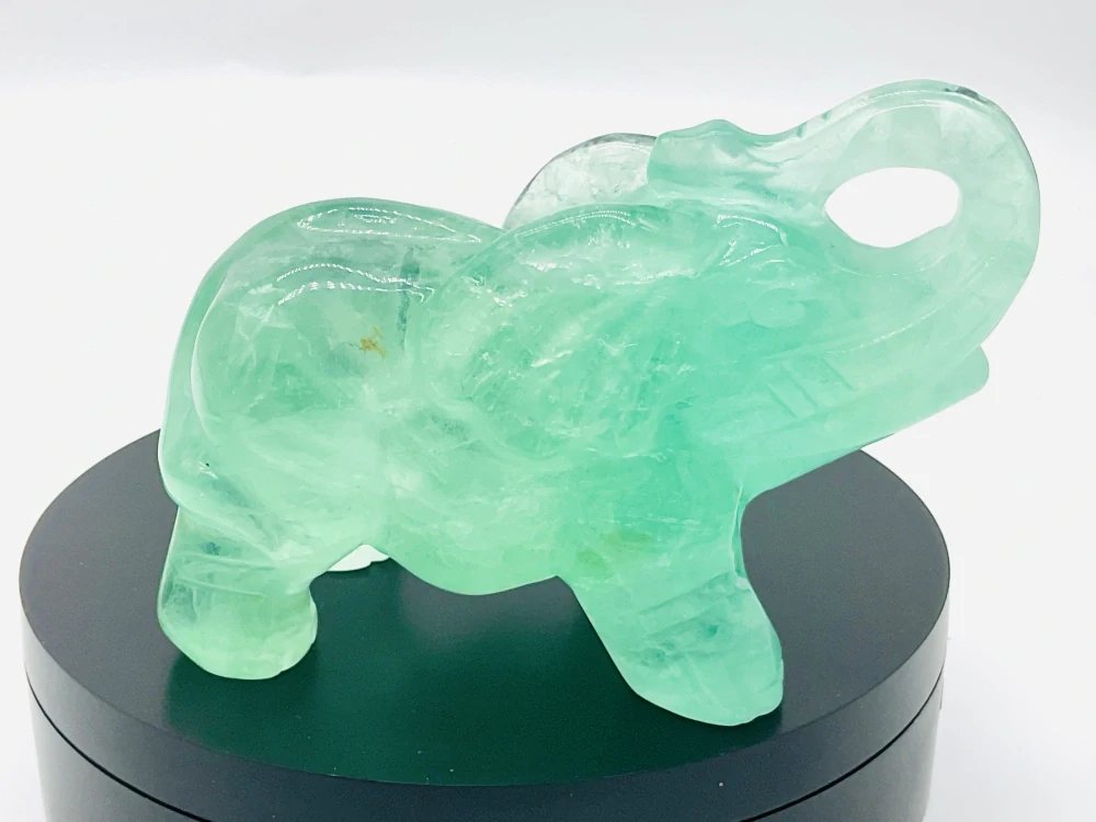 Fluoritový řezbářský slon