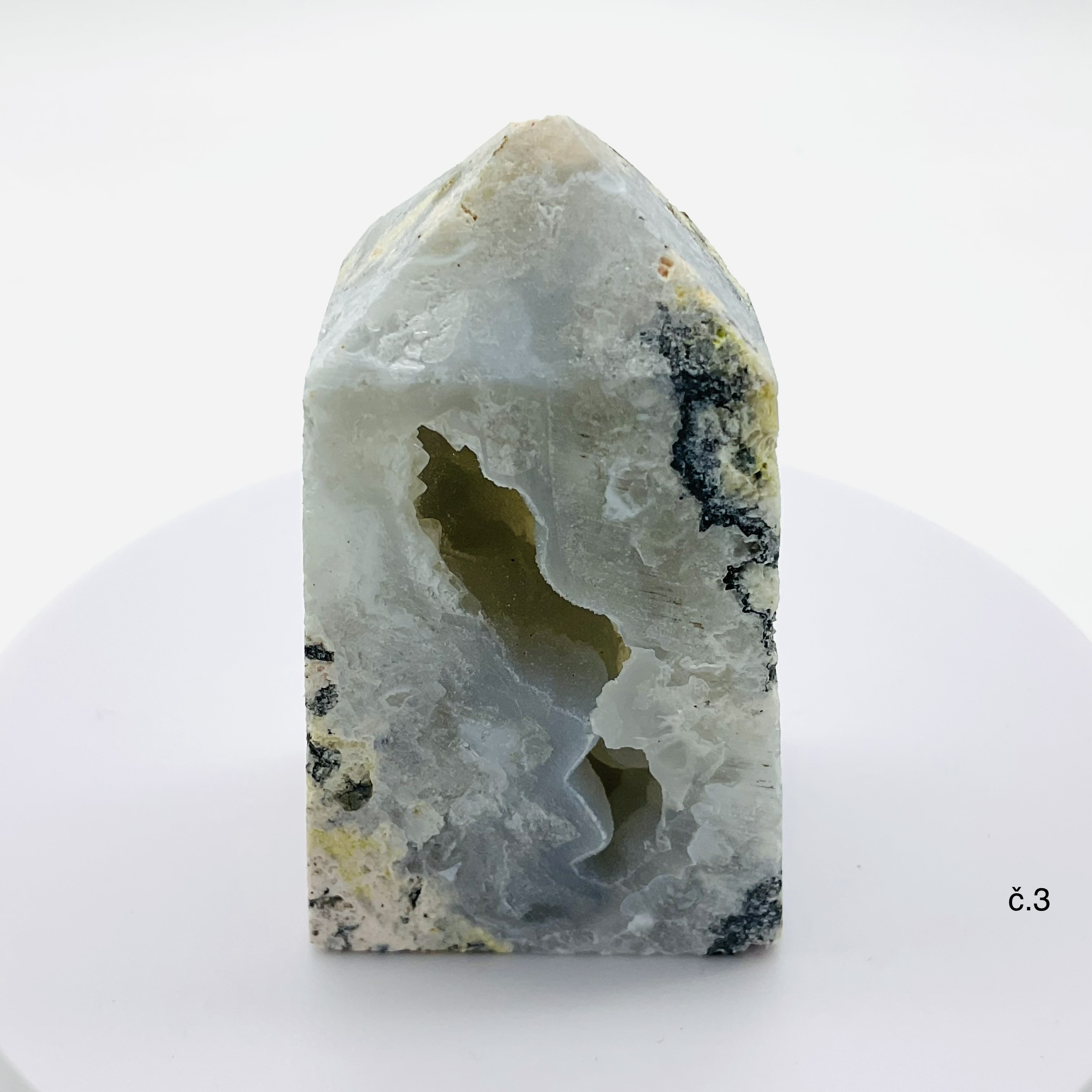 Achátová geoda s dutinou