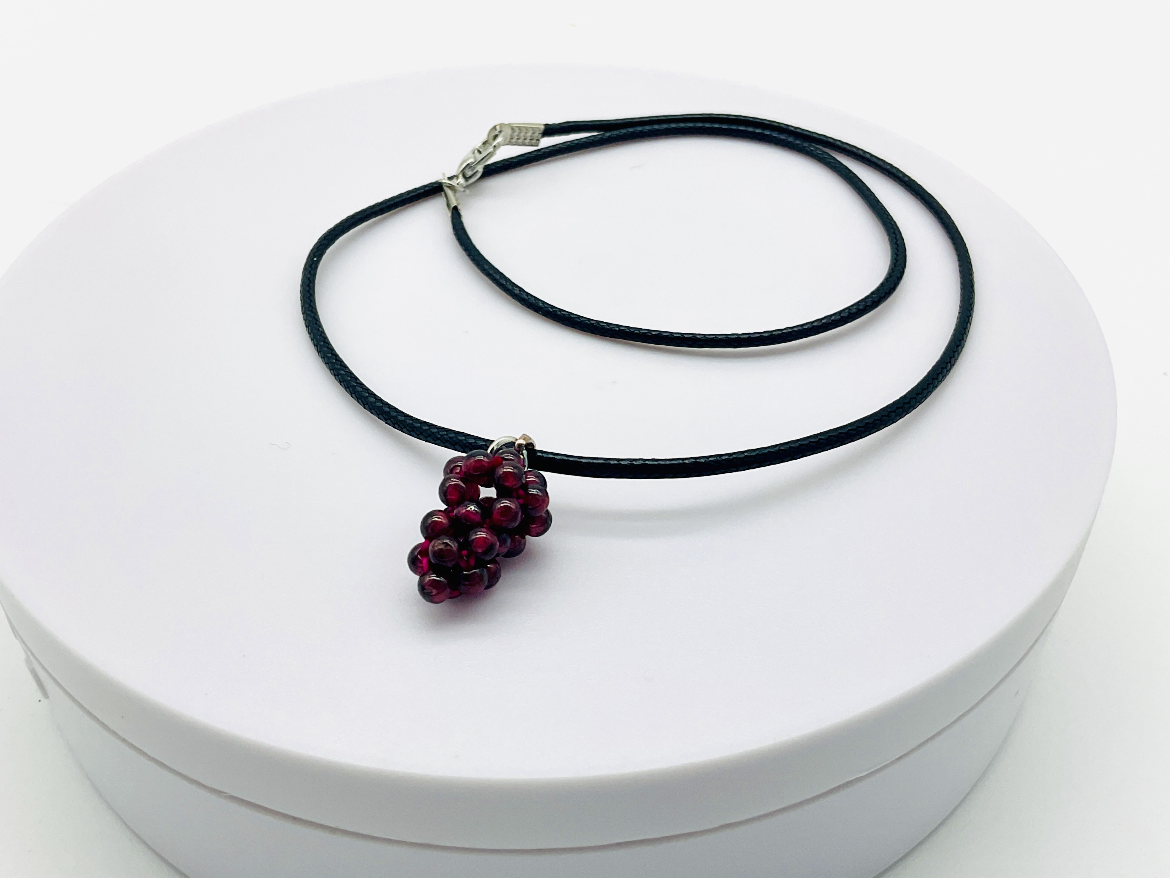 Přívěsek ve tvaru hroznů