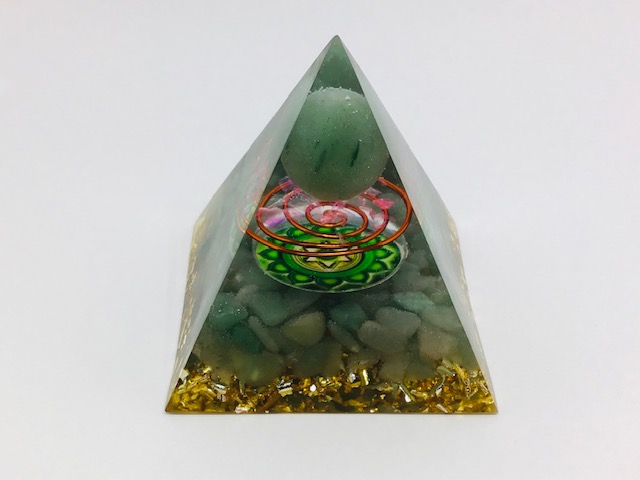 Orgonitové pyramidy