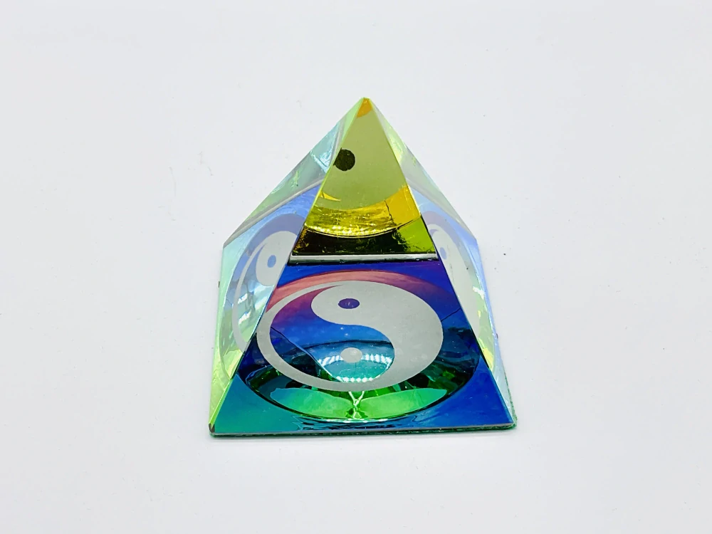 Pyramida YING YANG