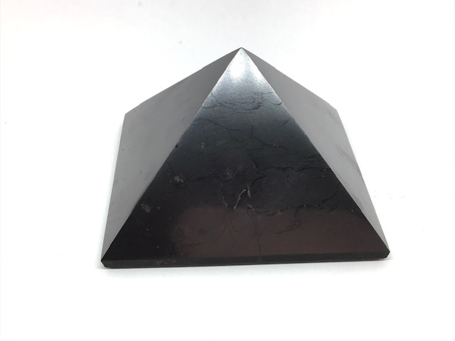 Šungitová pyramida leštěná