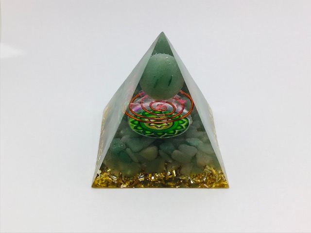 Orgonitové pyramidy