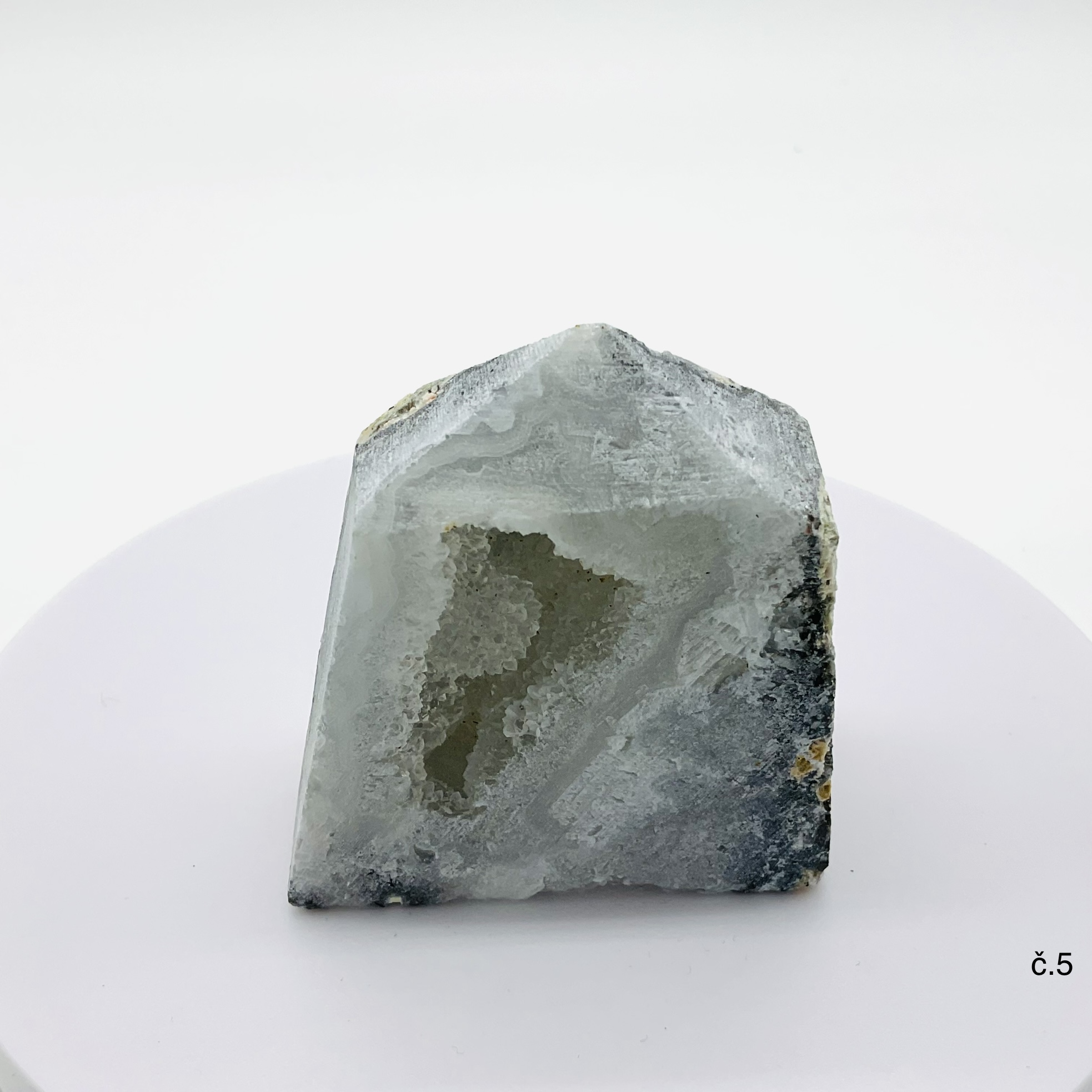 Achátová geoda s dutinou