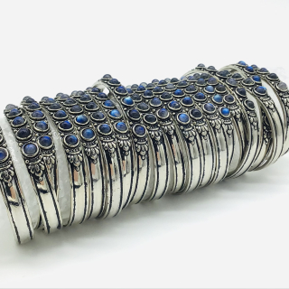 Náramek s polodrahokamy