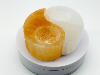 Selenitový svícen jin-jang